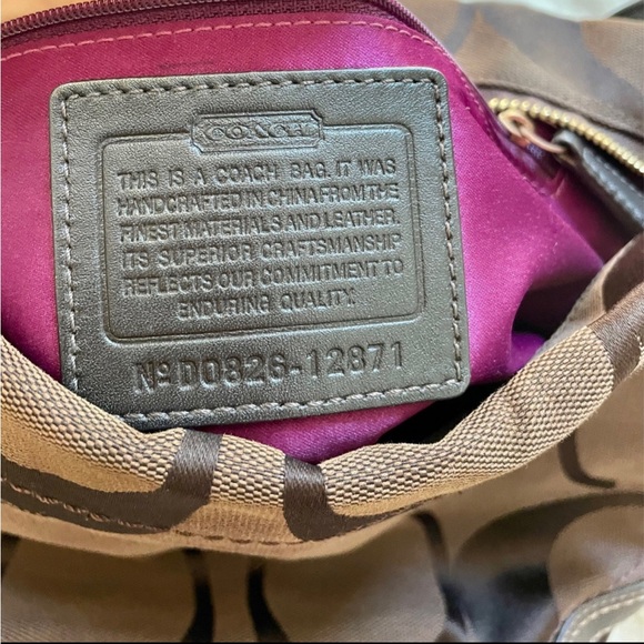 Coach Carly Hobo - Picture 4 of 13